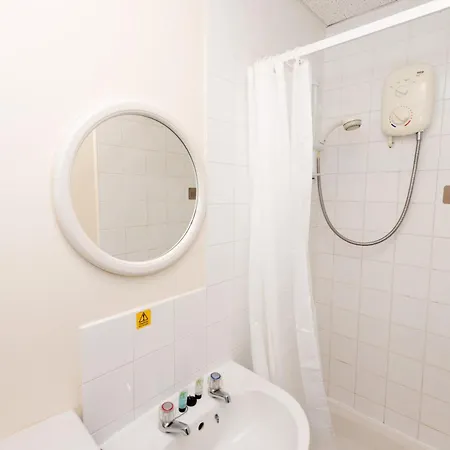 Standard En-Suite Apartment 4 Plymouth Exterior photo