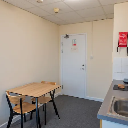Standard En-Suite Apartment 4 Plymouth Exterior photo